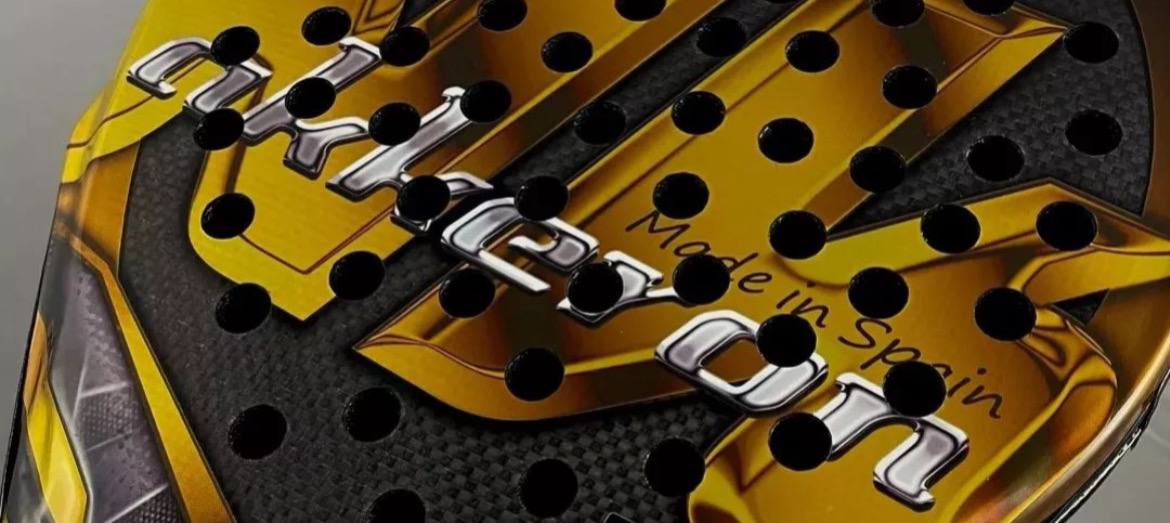 Akkeron: l’azienda, le migliori racchette e la tecnologia legacy